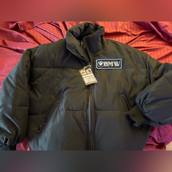 BMW Classic Black Puffer Jacket
Black Oversized 
Soft Warm - Picture 5 of 10